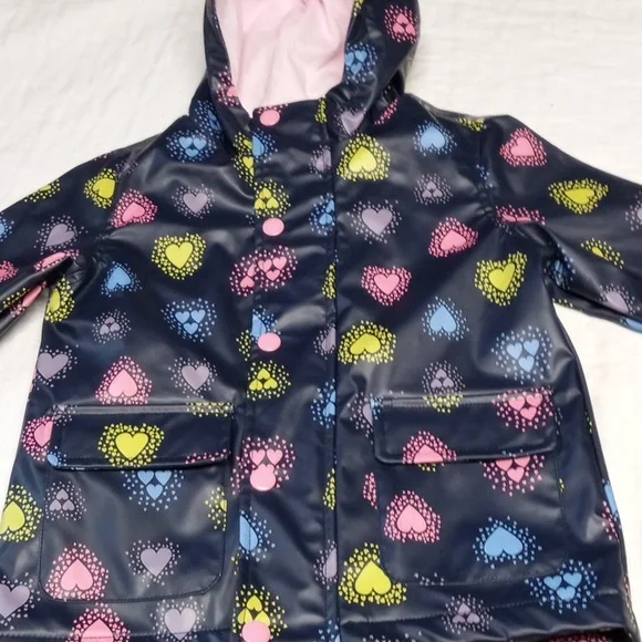 Joe Fresh new girl's lined raincoat. Colored heart design in blue, yellow, grey - Picture 3 of 4